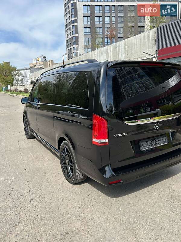 Мінівен Mercedes-Benz V-Class 2022 в Києві