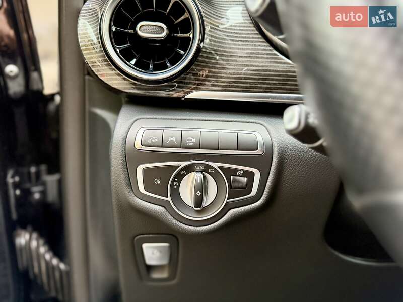 Мінівен Mercedes-Benz V-Class 2020 в Дніпрі