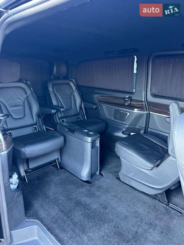 Минивэн Mercedes-Benz V-Class 2021 в Киеве фото 8 Минивэн Mercedes-Benz V-Class 2021 в Киеве