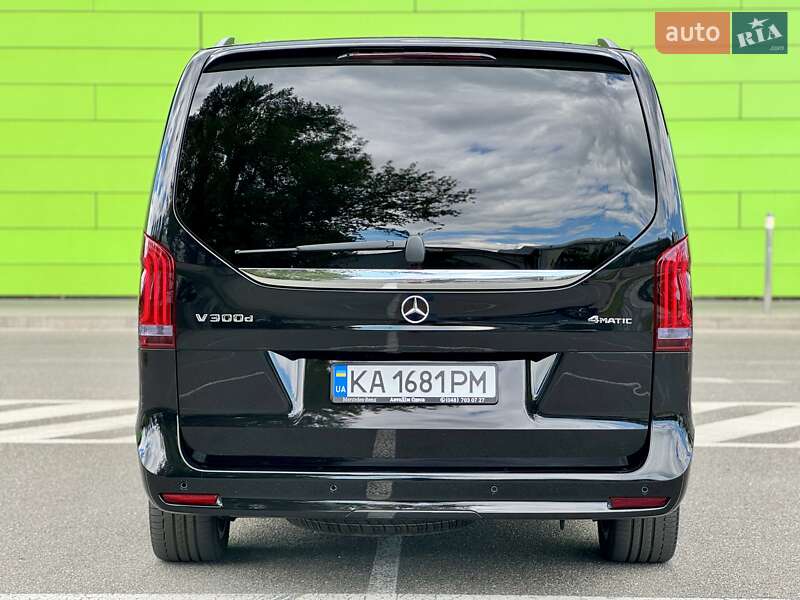 Минивэн Mercedes-Benz V-Class 2023 в Киеве