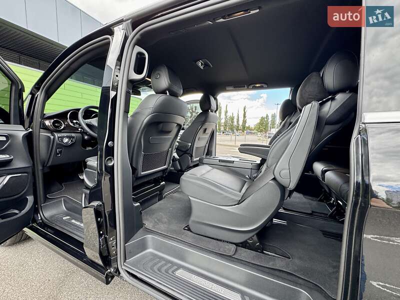 Минивэн Mercedes-Benz V-Class 2023 в Киеве