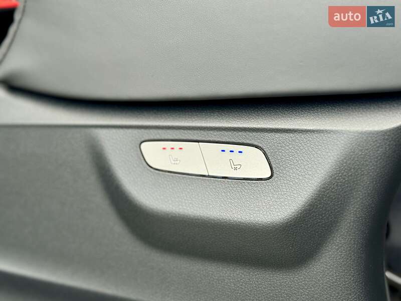 Минивэн Mercedes-Benz V-Class 2023 в Киеве