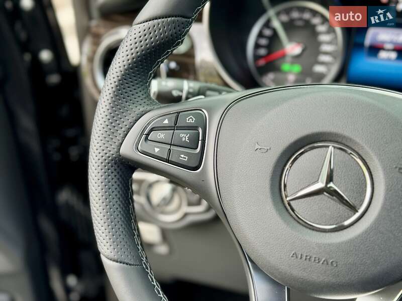 Минивэн Mercedes-Benz V-Class 2023 в Киеве