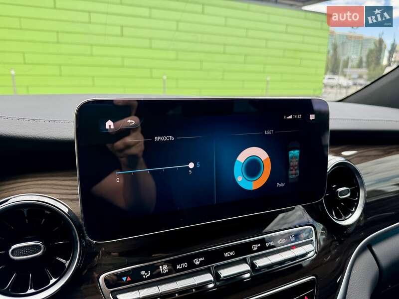 Минивэн Mercedes-Benz V-Class 2023 в Киеве