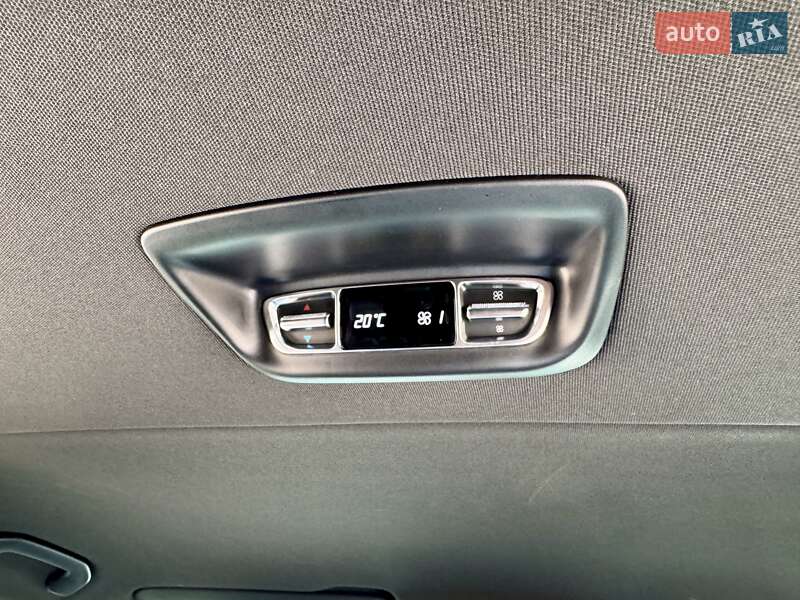 Минивэн Mercedes-Benz V-Class 2023 в Киеве