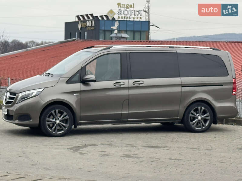 Минивэн Mercedes-Benz V-Class 2016 в Сторожинце