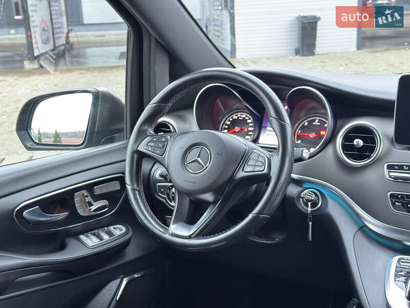 Минивэн Mercedes-Benz V-Class 2016 в Сторожинце