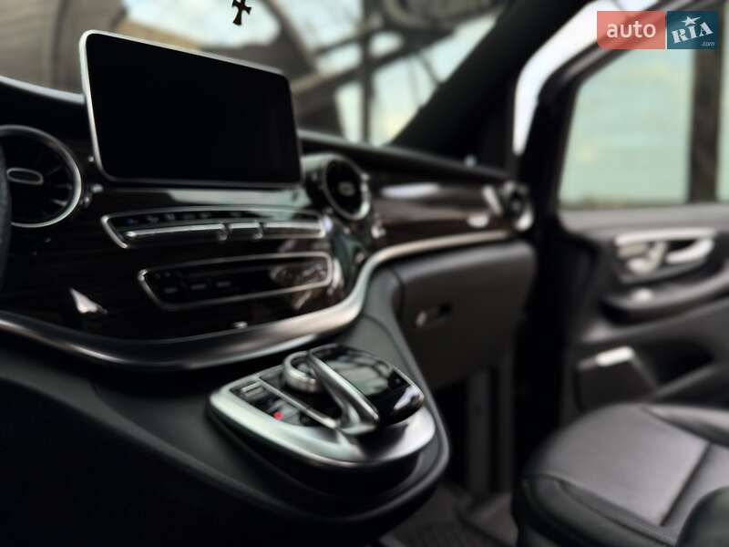 Мінівен Mercedes-Benz V-Class 2020 в Одесі