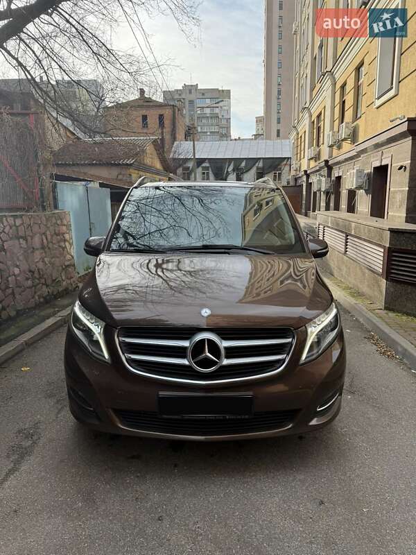 Минивэн Mercedes-Benz V-Class 2015 в Киеве