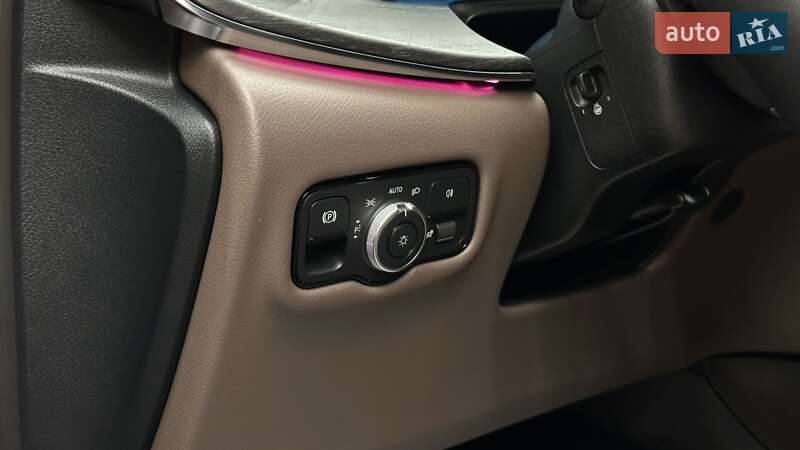 Мінівен Mercedes-Benz V-Class 2025 в Ужгороді