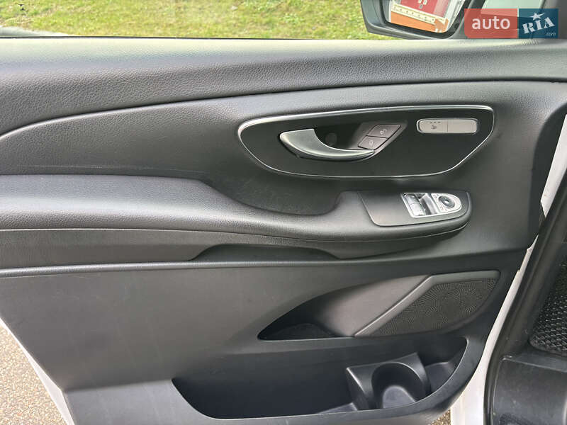 Мінівен Mercedes-Benz V-Class 2017 в Києві