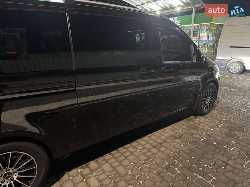 Минивэн Mercedes-Benz V-Class 2016 в Киеве