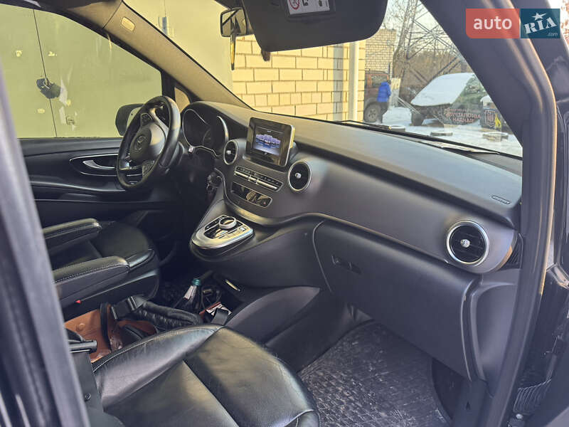 Минивэн Mercedes-Benz V-Class 2016 в Киеве