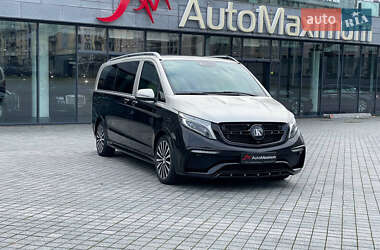 Минивэн Mercedes-Benz V-Class 2021 в Киеве