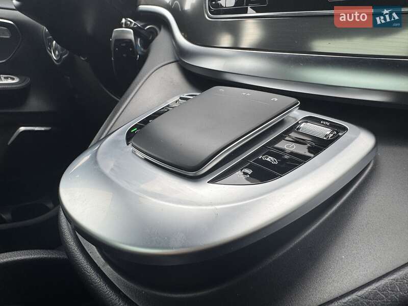 Минивэн Mercedes-Benz V-Class 2021 в Киеве