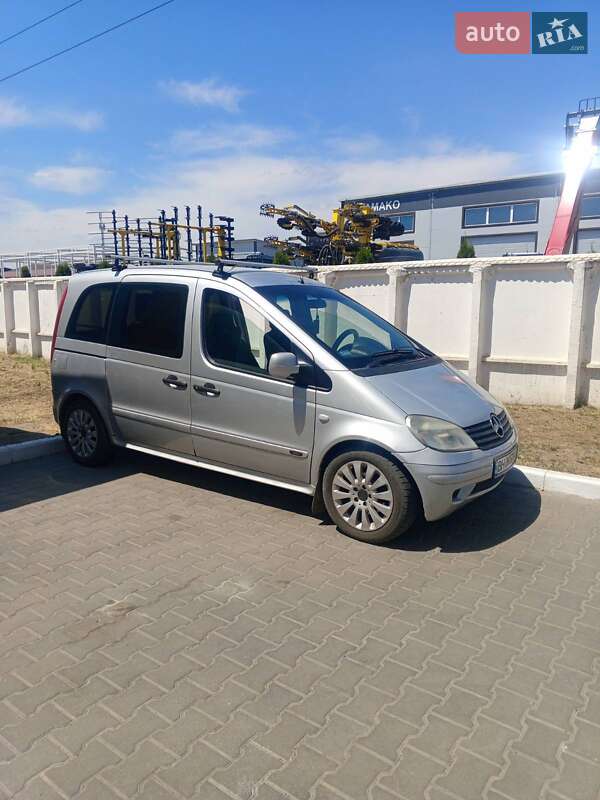 Мінівен Mercedes-Benz Vaneo 2002 в  фото Мінівен Mercedes-Benz Vaneo 2002 в