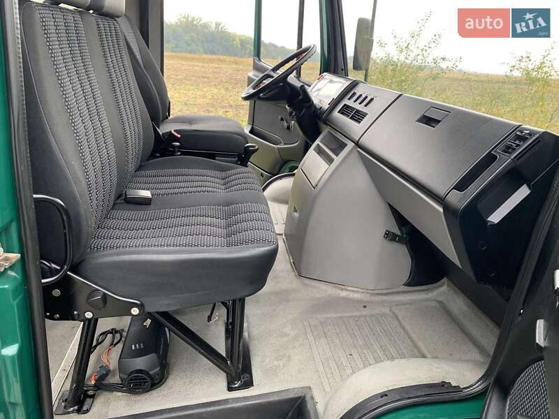 Тентованый Mercedes-Benz Vario 2011 в Львове