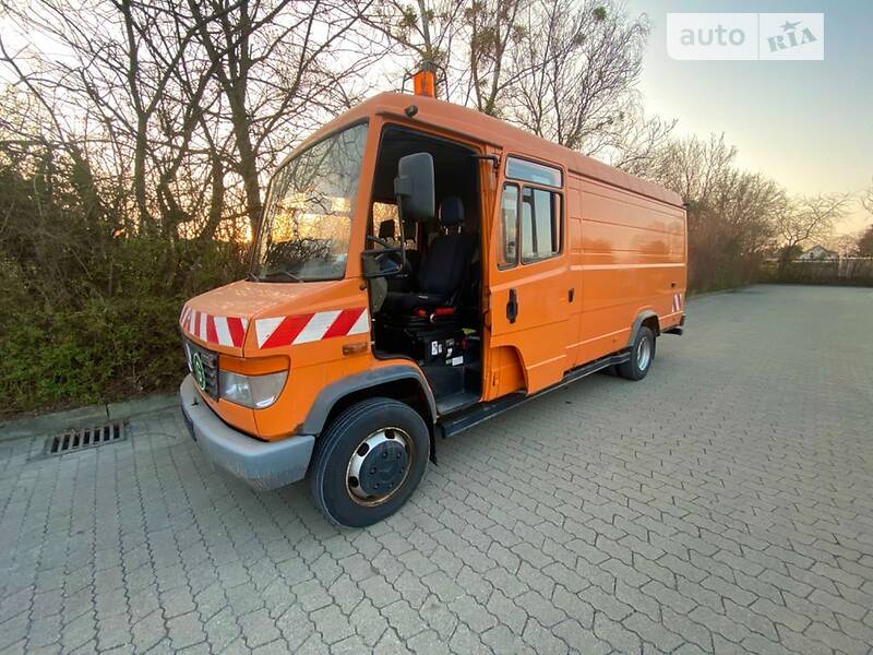 Вантажний фургон Mercedes-Benz Vario 2005 в Хусті