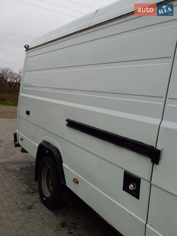 Вантажний фургон Mercedes-Benz Vario 1997 в Тячеві