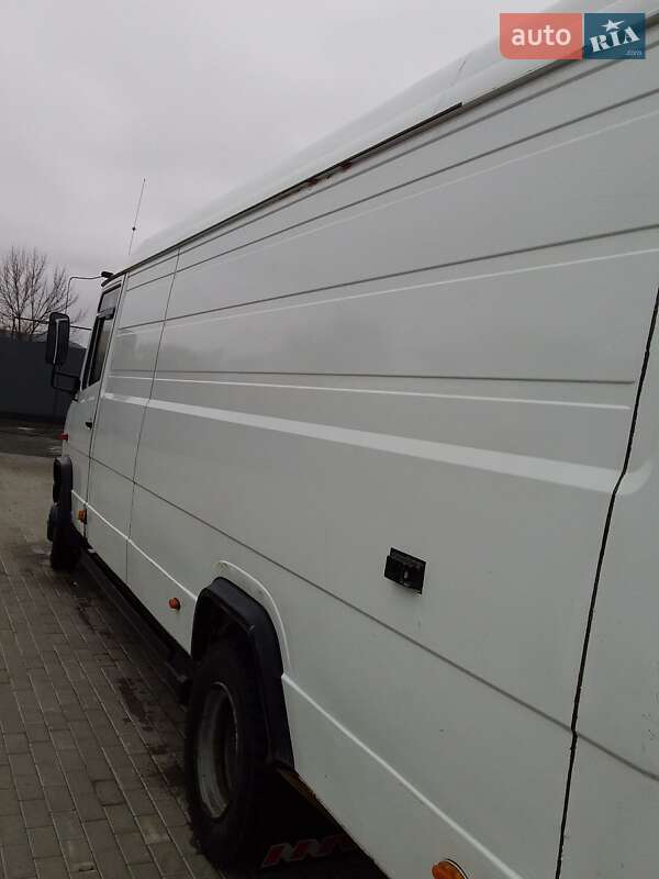 Вантажний фургон Mercedes-Benz Vario 1997 в Тячеві