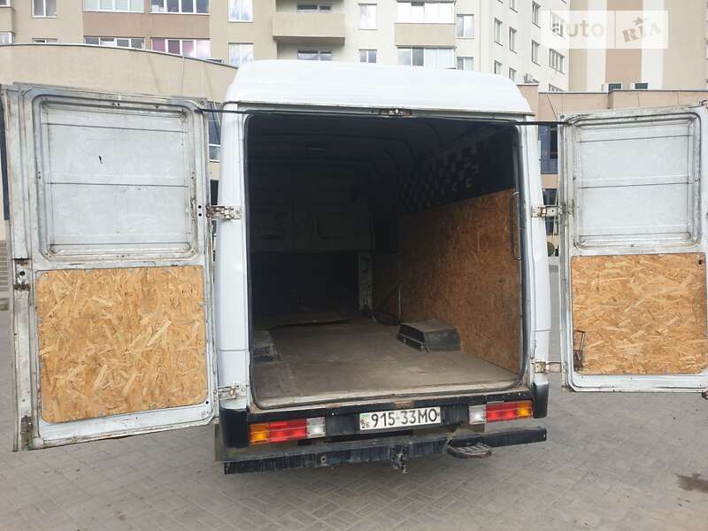 Вантажний фургон Mercedes-Benz Vario 1997 в Чернівцях
