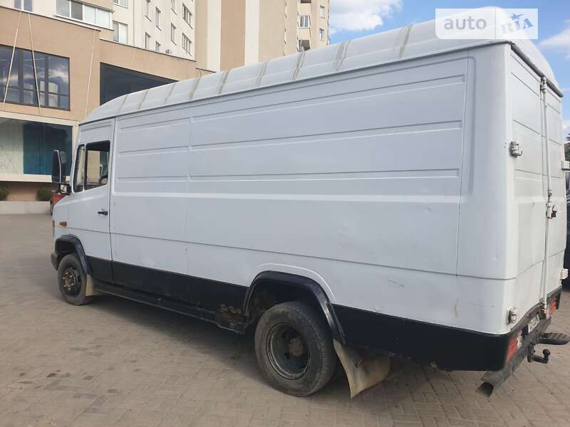 Вантажний фургон Mercedes-Benz Vario 1997 в Чернівцях