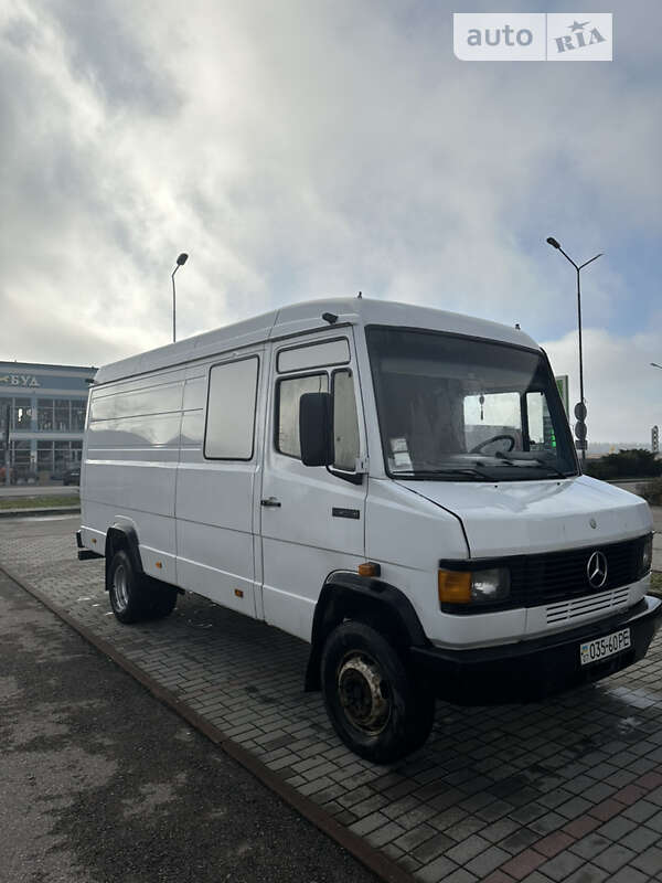 Грузовой фургон Mercedes-Benz Vario 1996 в Тячеве