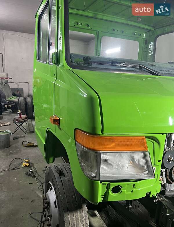 Евакуатор Mercedes-Benz Vario 1997 в Славуті
