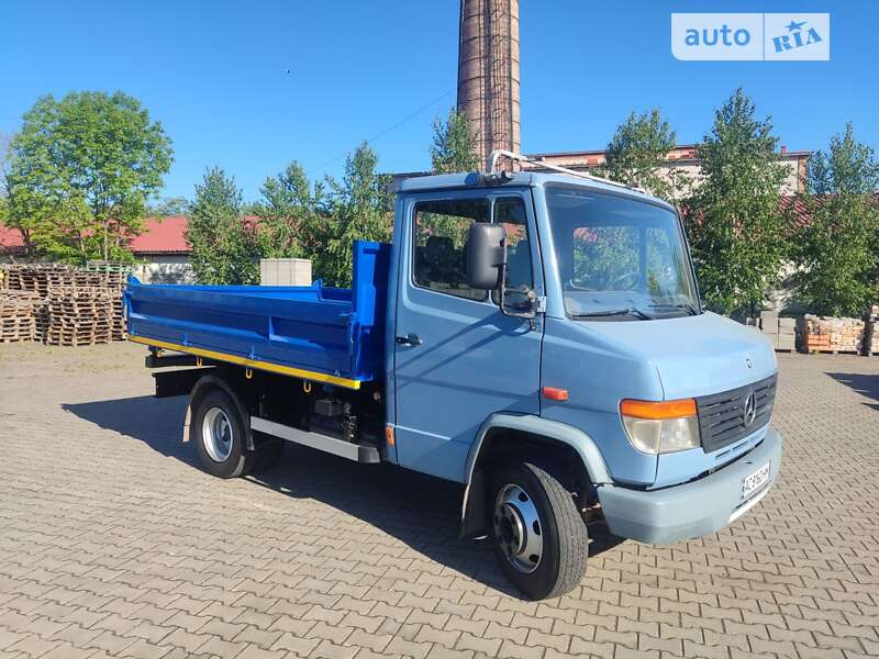 Самоскид Mercedes-Benz Vario 2000 в Луцьку