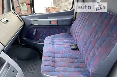 Борт Mercedes-Benz Vario 2003 в Рівному