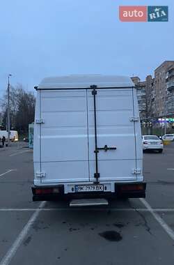 Вантажний фургон Mercedes-Benz Vario 2002 в Рівному