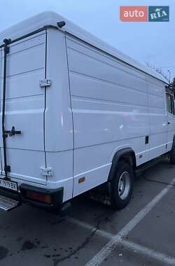 Вантажний фургон Mercedes-Benz Vario 2002 в Рівному