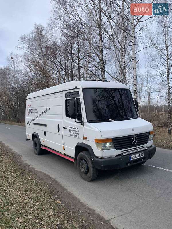 Грузовой фургон Mercedes-Benz Vario 1999 в 