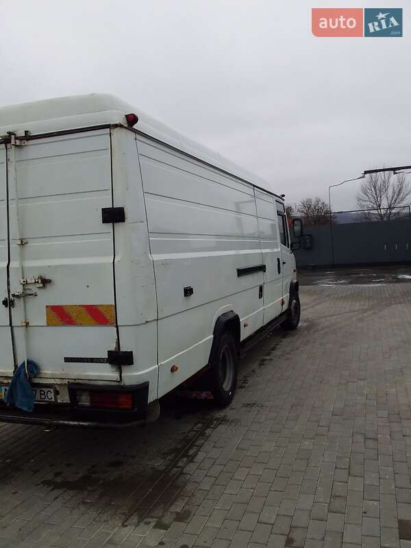 Вантажний фургон Mercedes-Benz Vario 1997 в Тячеві