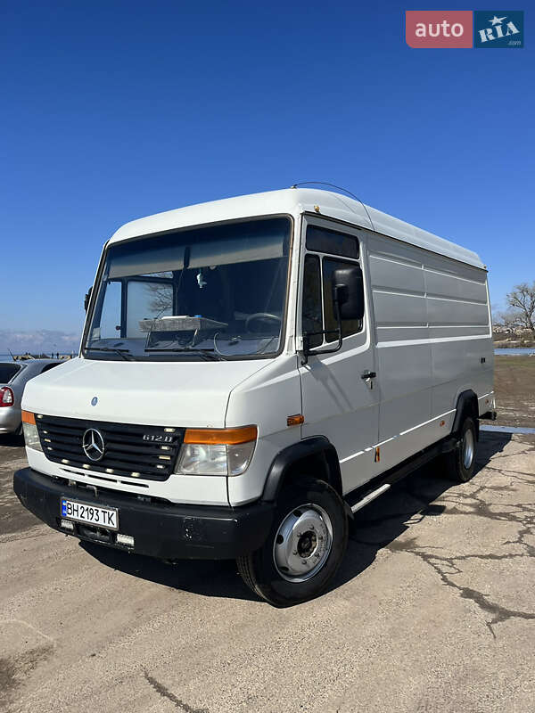 Грузовой фургон Mercedes-Benz Vario 2000 в 