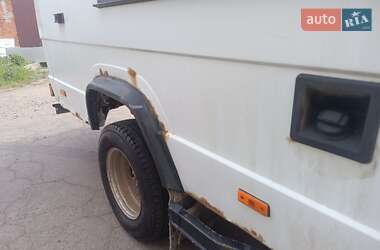 Вантажопасажирський фургон Mercedes-Benz Vario 1999 в 