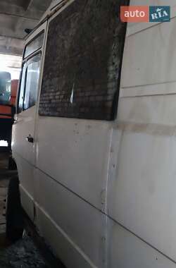 Вантажопасажирський фургон Mercedes-Benz Vario 2001 в Прилуках