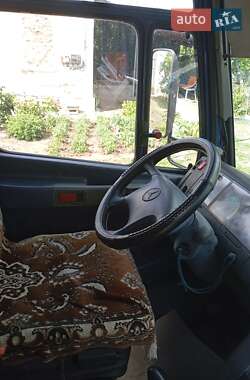 Вантажний фургон Mercedes-Benz Vario 2005 в 