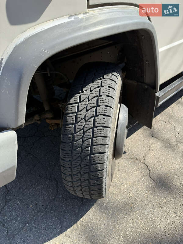 Грузовой фургон Mercedes-Benz Vario 2003 в Умани