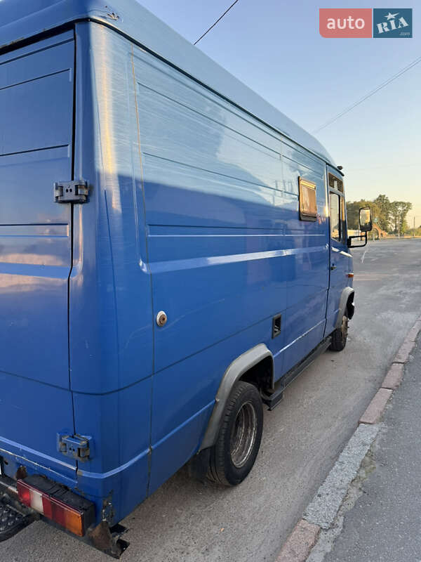Вантажний фургон Mercedes-Benz Vario 1997 в Житомирі