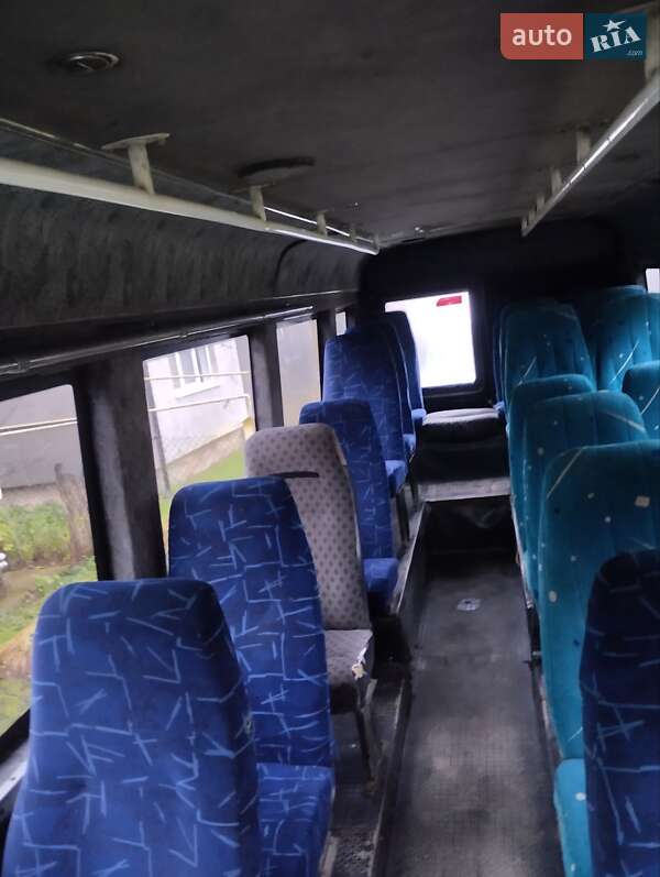 Туристический / Междугородний автобус Mercedes-Benz Vario 2000 в Хусте