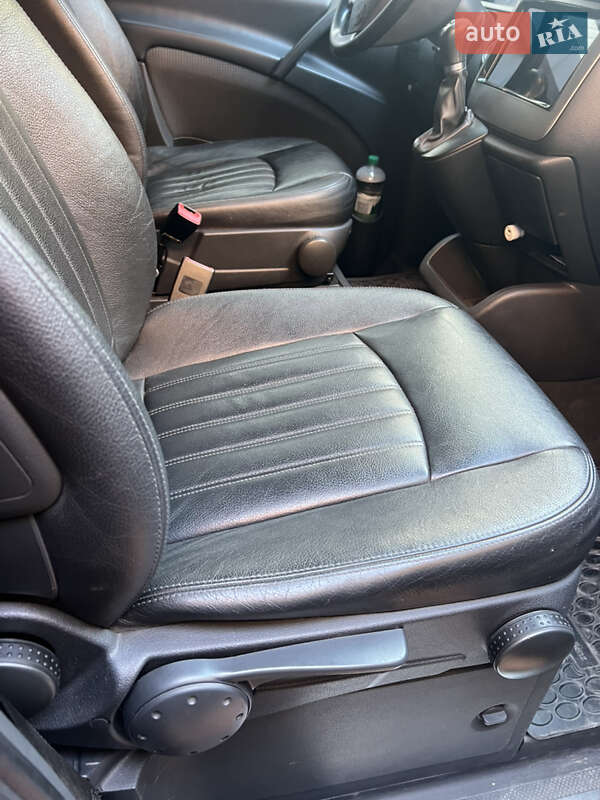 Мінівен Mercedes-Benz Viano 2013 в Харкові
