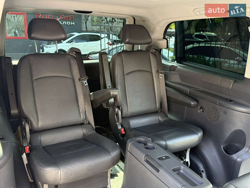 Мінівен Mercedes-Benz Viano 2010 в Одесі