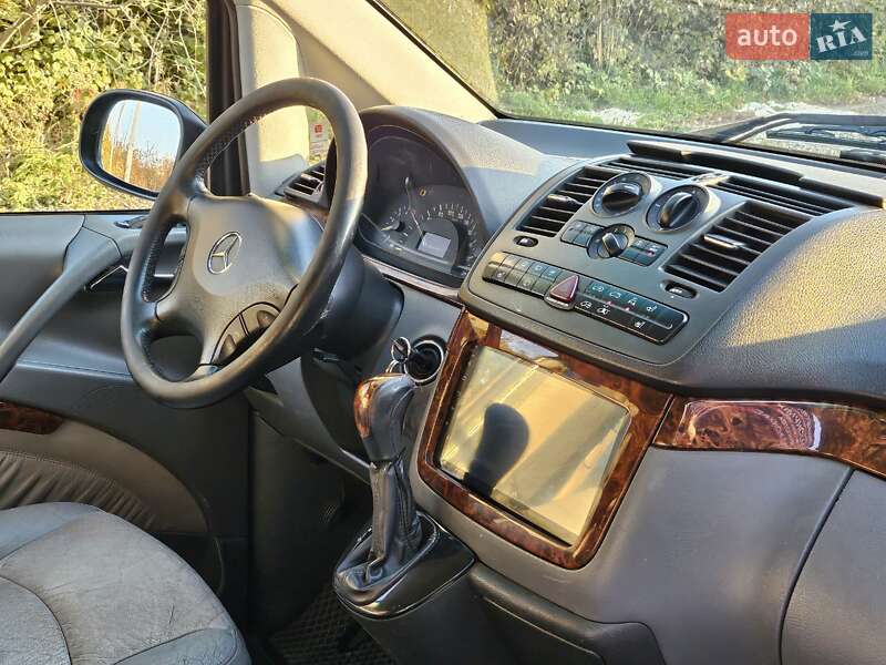 Mercedes-Benz Viano 2004