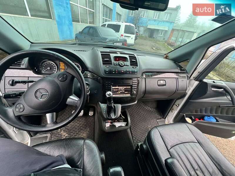 Минивэн Mercedes-Benz Viano 2011 в Кицмани фото 12 Минивэн Mercedes-Benz Viano 2011 в Кицмани