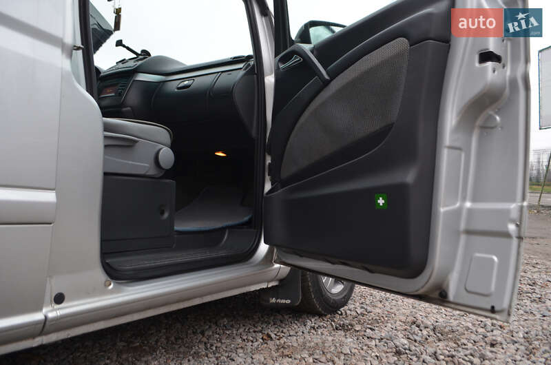 Минивэн Mercedes-Benz Viano 2012 в Киеве фото 17 Минивэн Mercedes-Benz Viano 2012 в Киеве