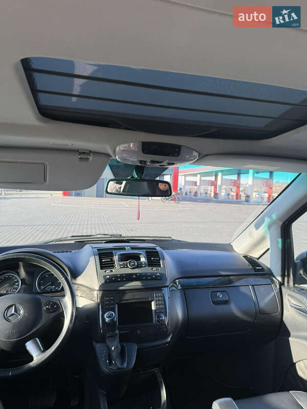 Минивэн Mercedes-Benz Viano 2011 в Новоселице