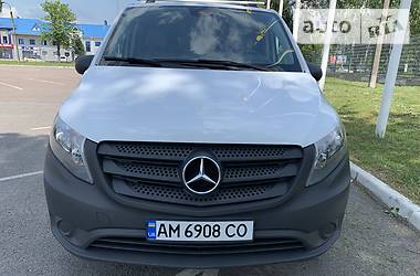 Мінівен Mercedes-Benz Vito 2015 в Житомирі