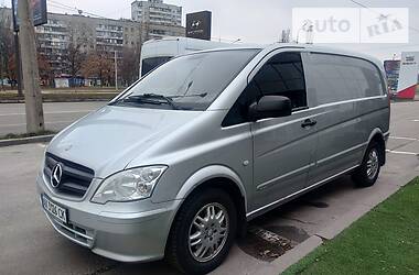 Вантажопасажирський фургон Mercedes-Benz Vito 2011 в 