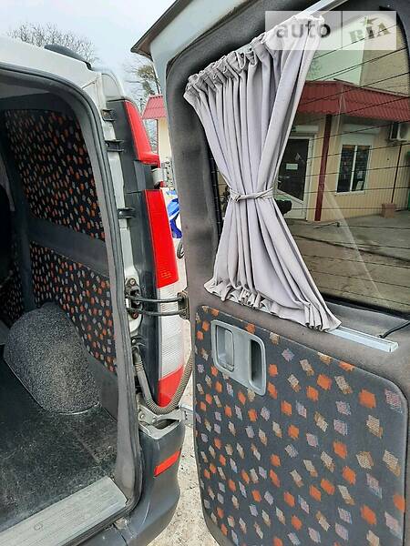 Вантажопасажирський фургон Mercedes-Benz Vito 2006 в Ладижині